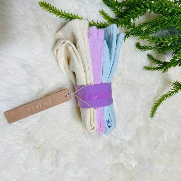 Skims Women Crew 3 Pair Socks - Picture 3 of 6